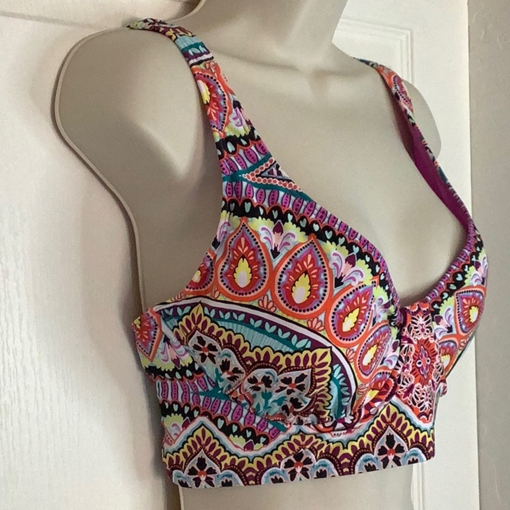 NWT👙 lKenneth Cole Reaction Serene Siren Bikini Top